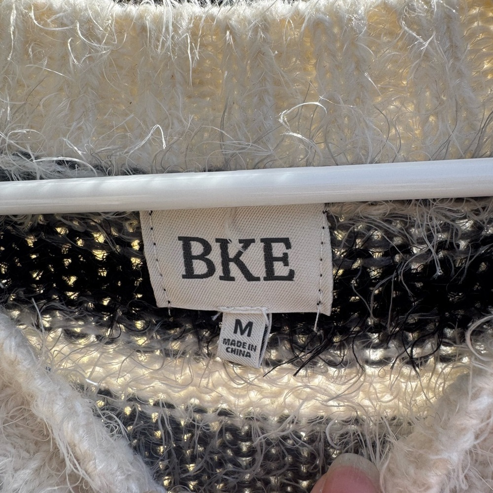 BKE woman’s sweater - Picture 4 of 7